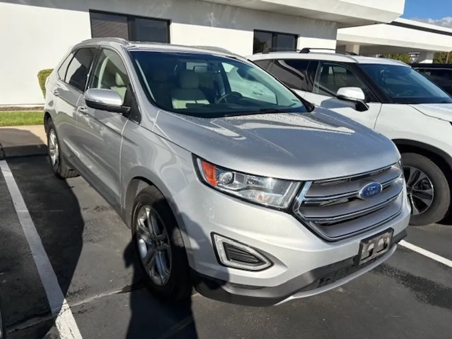 2017 Ford Edge Titanium photo 1