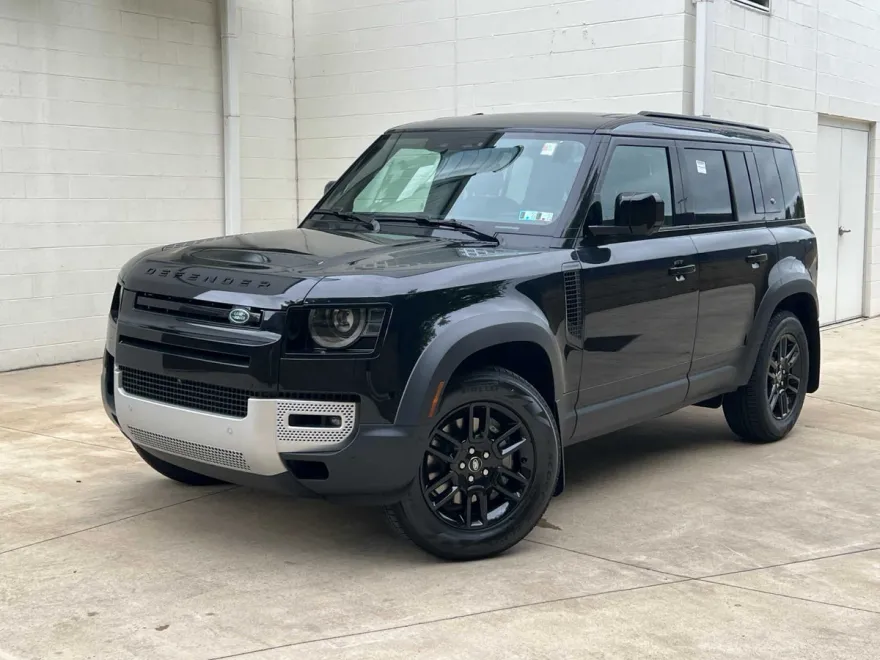2024 Land Rover Defender S 110 photo 1