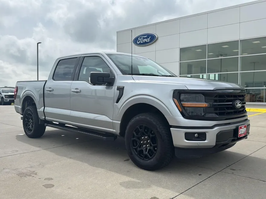 2024 Ford F-150 XLT photo 1