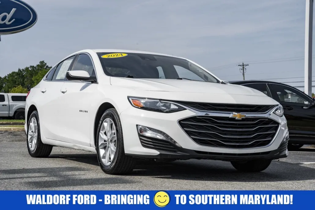 2024 Chevrolet Malibu 1LT photo 1