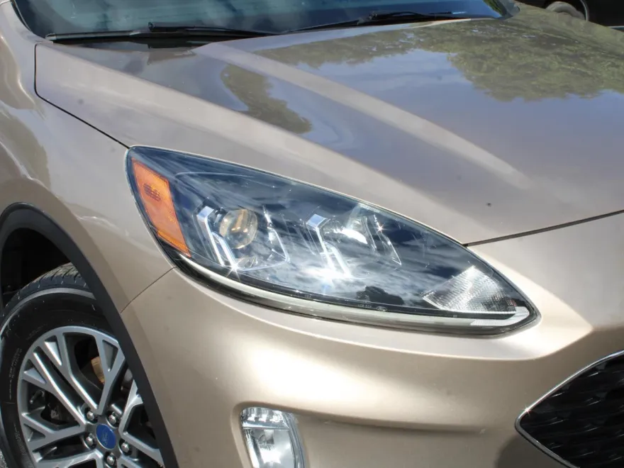 2020 Ford Escape SEL photo 1