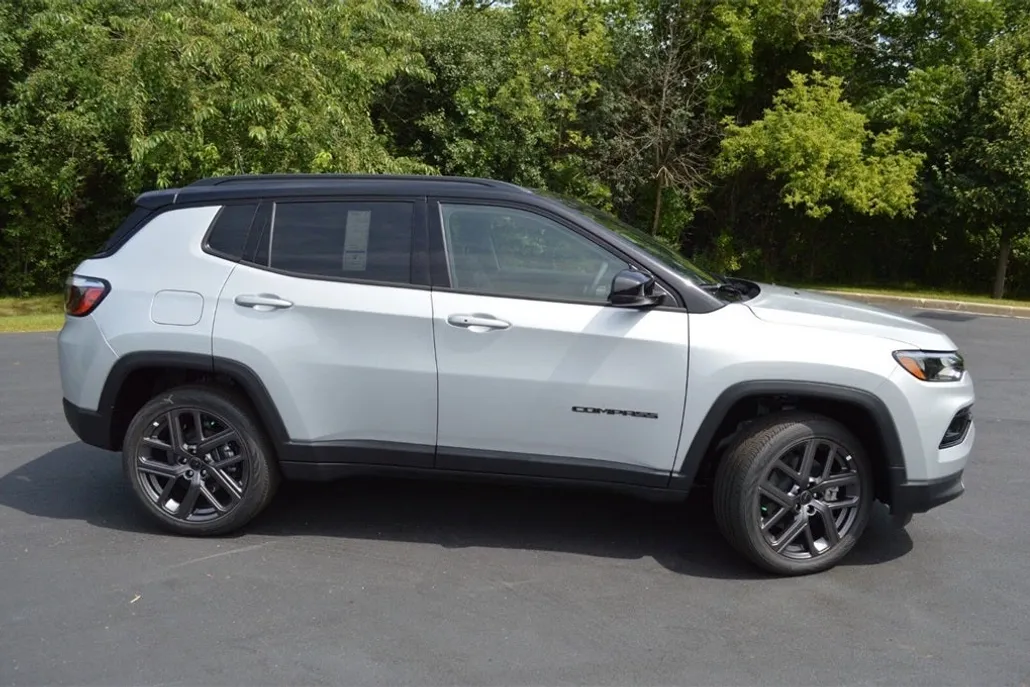 2025 Jeep Compass Limited photo 1