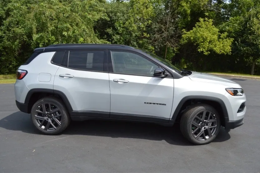 2025 Jeep Compass Limited photo 1