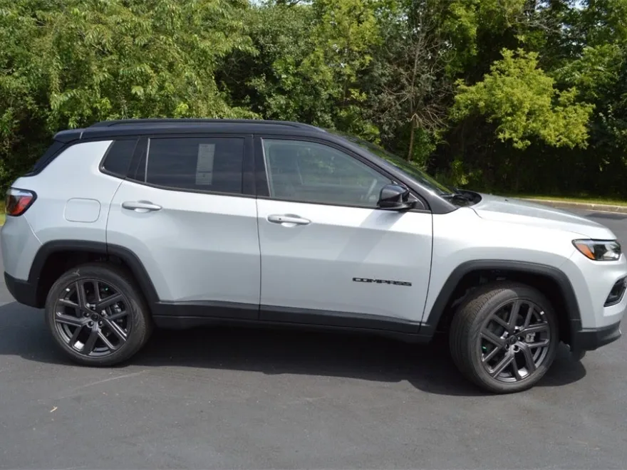 2025 Jeep Compass Limited photo 1
