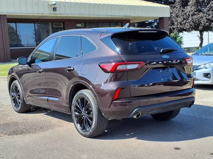 2023 Ford Escape ST-Line Elite photo 1