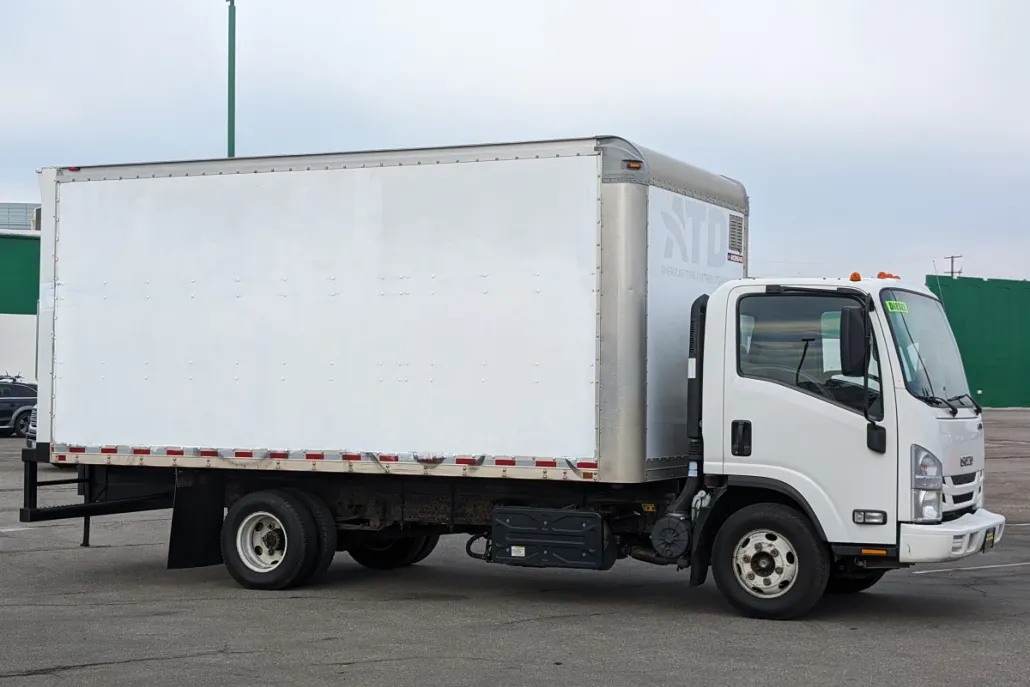 2018 Isuzu NPR photo 1
