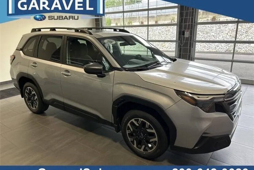 2025 Subaru Forester Premium photo 1