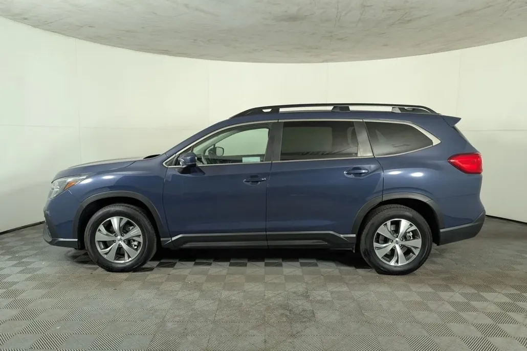 2024 Subaru Ascent Premium photo 1
