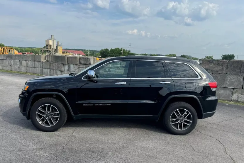 2019 Jeep Grand Cherokee Limited photo 1