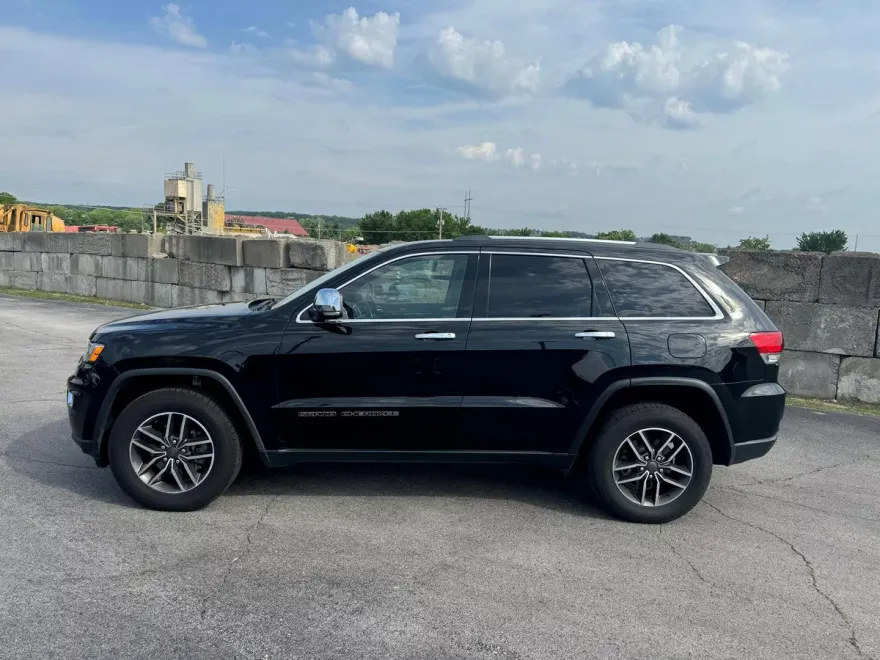 2019 Jeep Grand Cherokee Limited photo 1