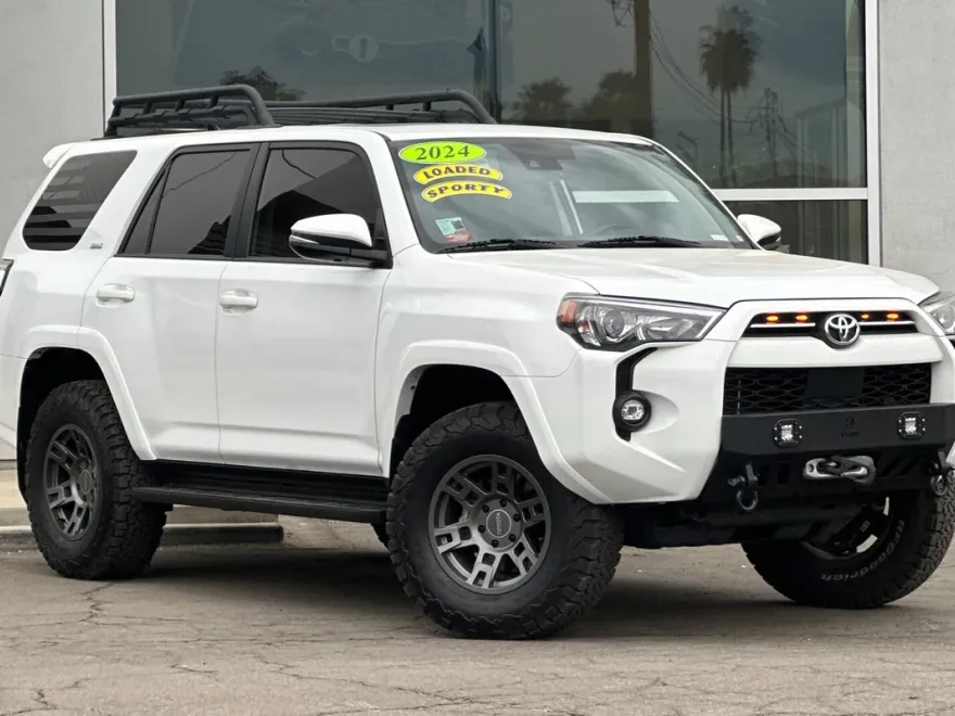 2024 Toyota 4Runner SR5 Premium photo 1