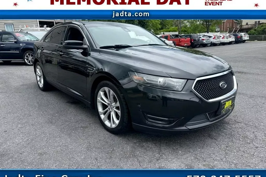 2013 Ford Taurus SHO photo 1