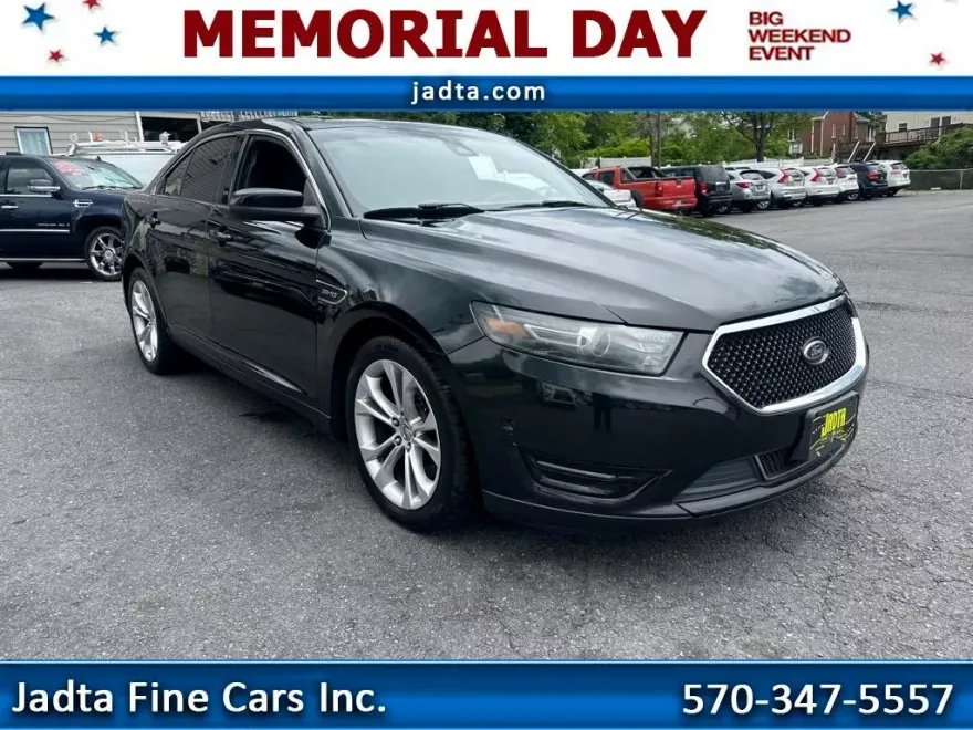 2013 Ford Taurus SHO photo 1