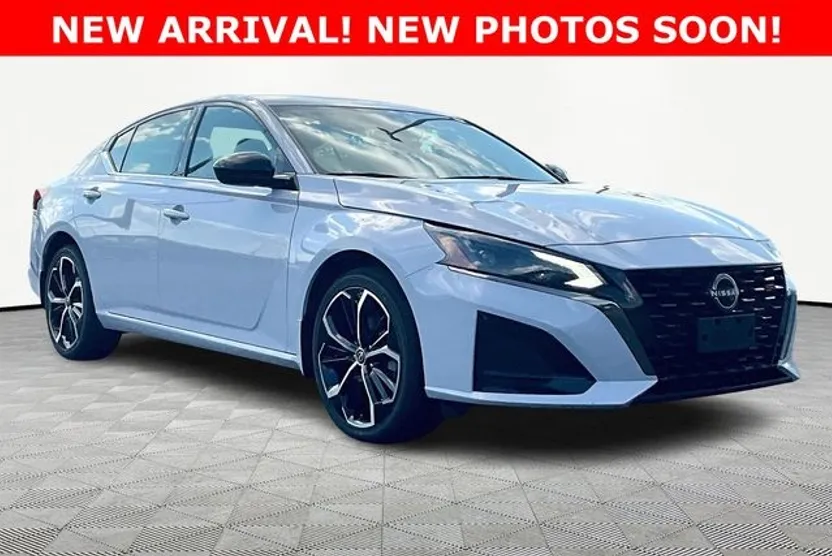 2024 Nissan Altima 2.5 SR photo 1