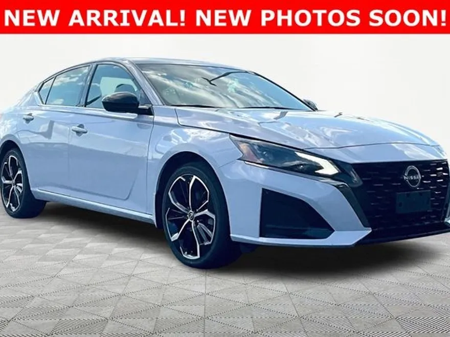 2024 Nissan Altima 2.5 SR photo 1