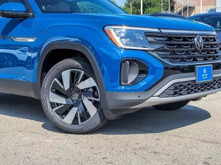 2026 Volkswagen Atlas Cross Sport SE Technology photo 1