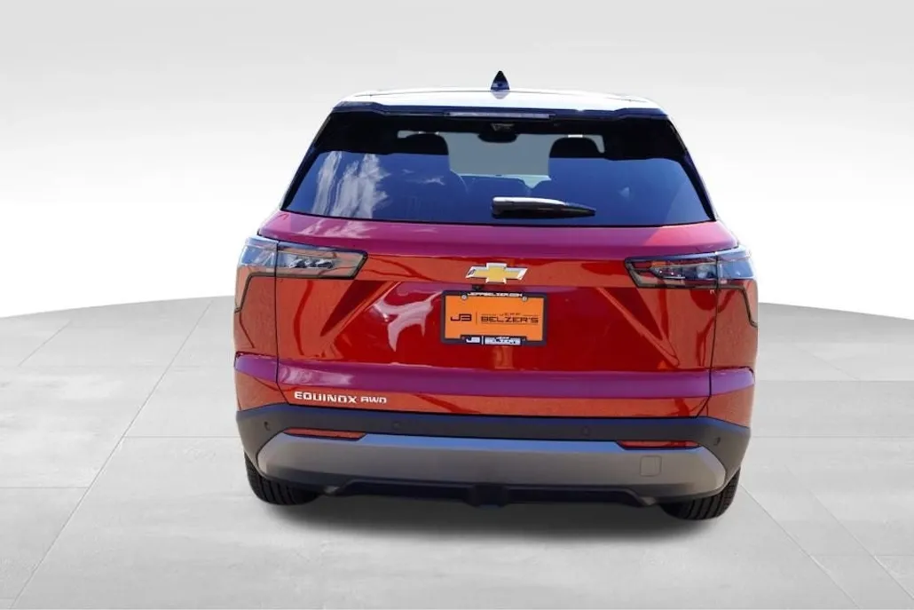 2026 Chevrolet Equinox LT photo 1