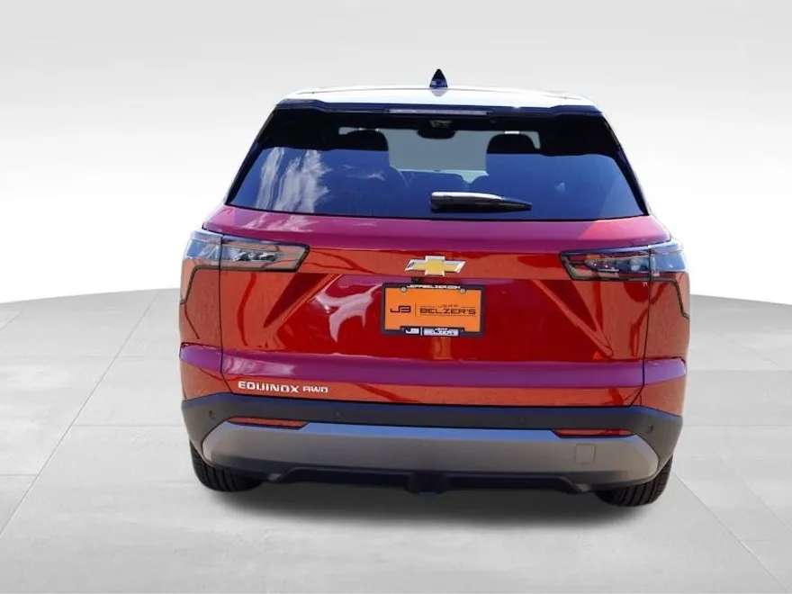 2026 Chevrolet Equinox LT photo 1