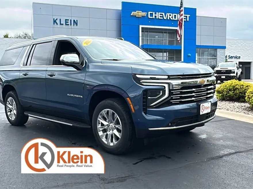 2025 Chevrolet Suburban Premier photo 1