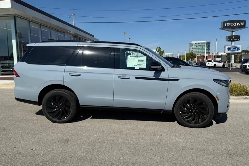 2025 Lincoln Navigator Reserve photo 1