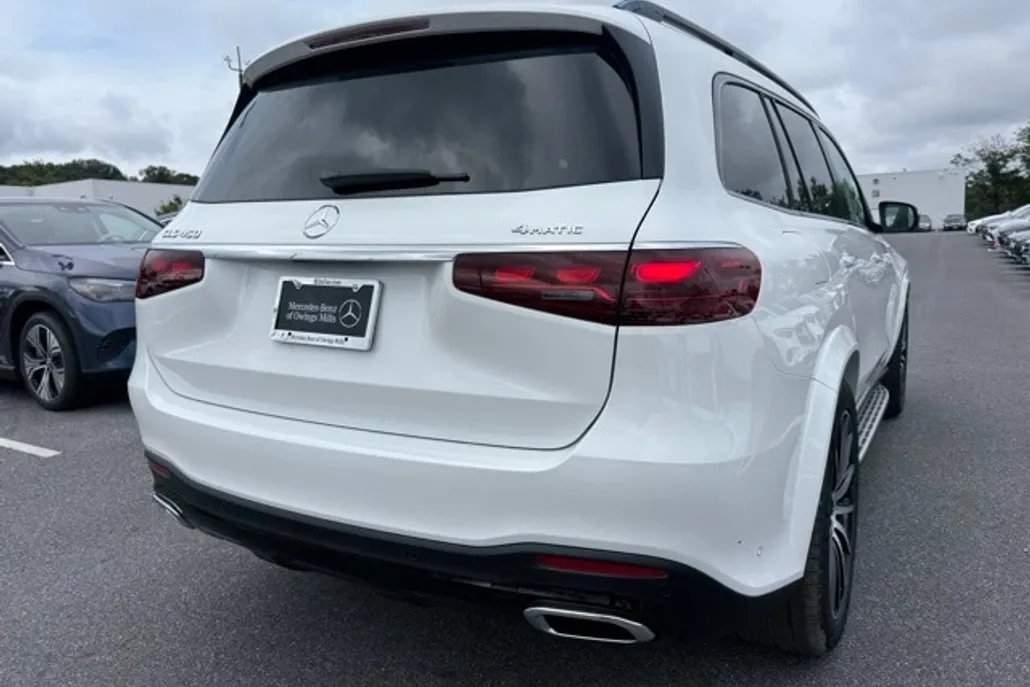 2026 Mercedes Benz GLS 450 4MATIC photo 1