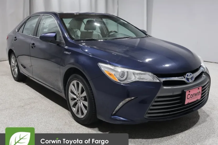 2016 Toyota Camry Hybrid XLE photo 1