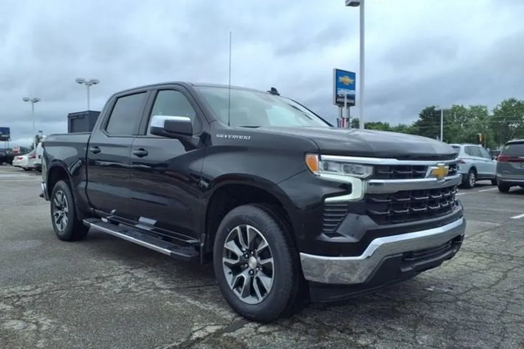 2025 Chevrolet Silverado 1500 LT photo 1