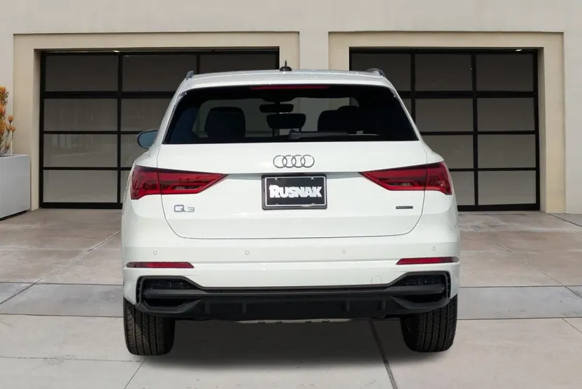 2025 Audi Q3 S line Premium photo 1