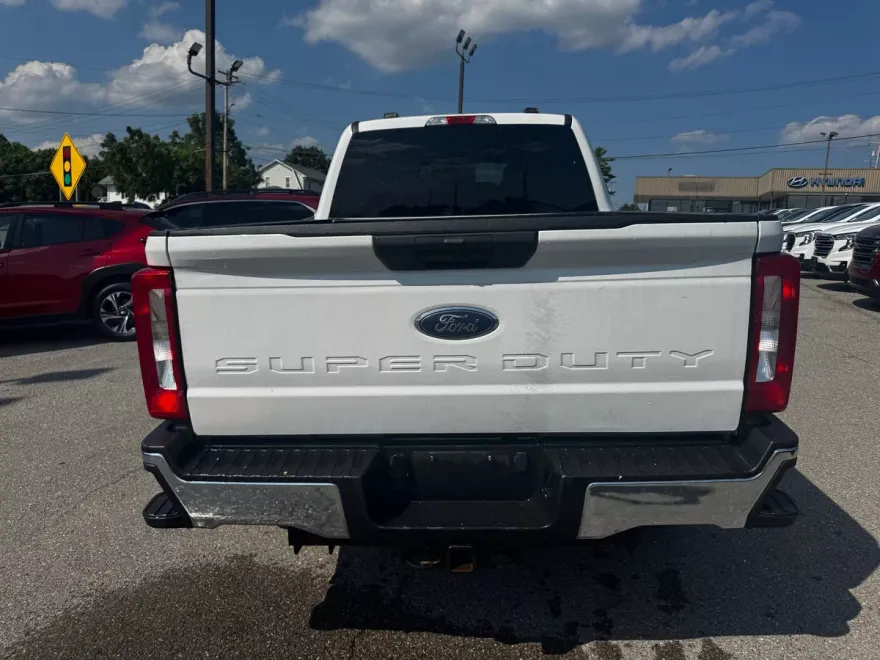 2023 Ford F-250 XLT photo 1
