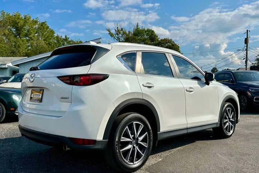 2018 Mazda CX-5 Touring photo 1