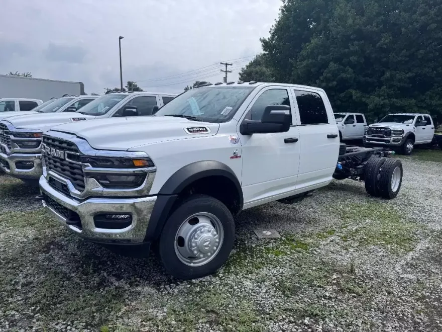 2025 Ram 5500 Tradesman photo 1
