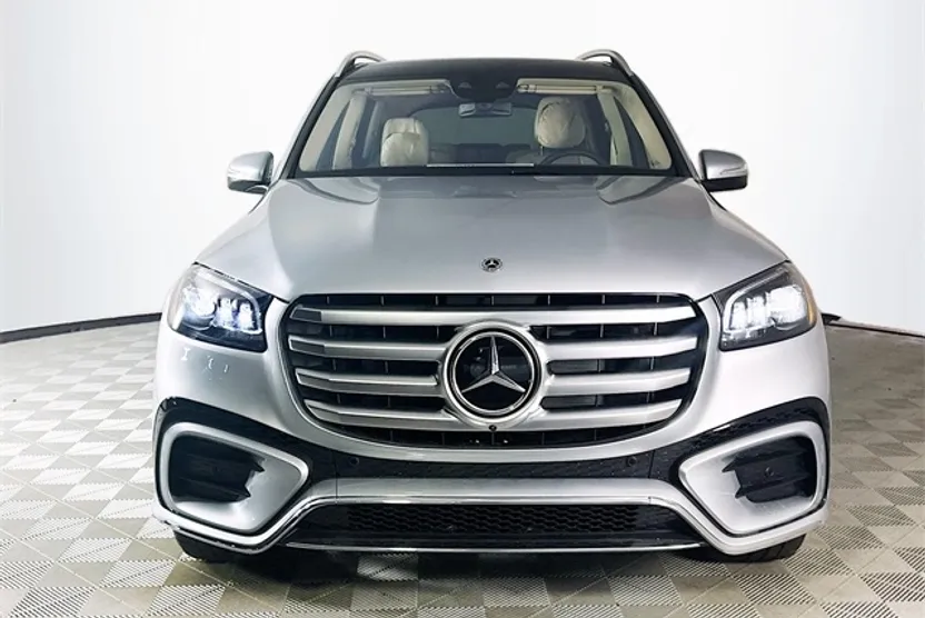 2026 Mercedes Benz GLS 450 4MATIC photo 1