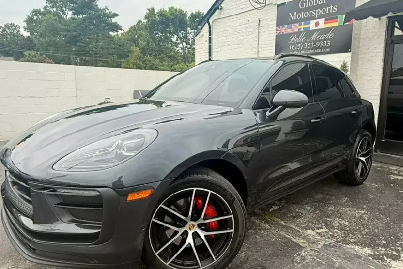 2022 Porsche Macan photo 1