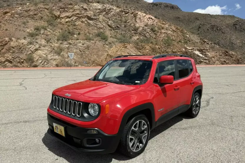 2018 Jeep Renegade Latitude Sport photo 1