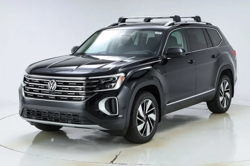 2025 Volkswagen Atlas SE photo 1