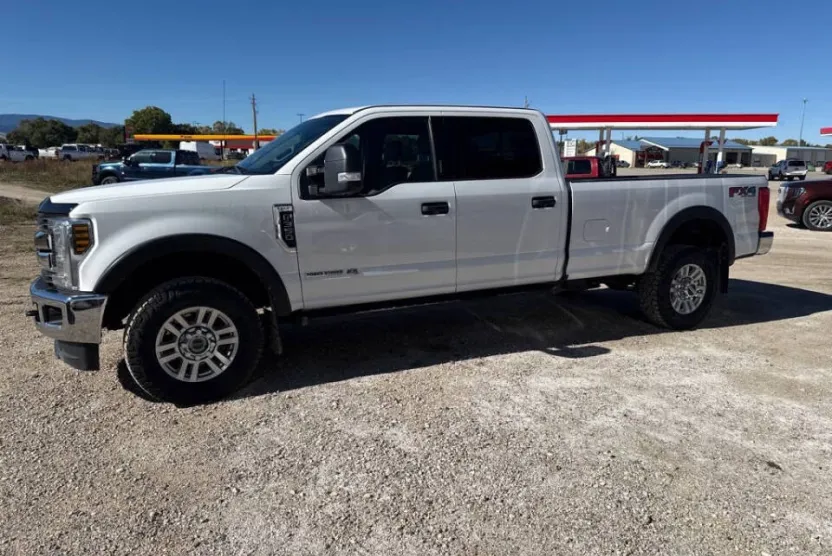 2018 Ford F-350 XLT photo 1