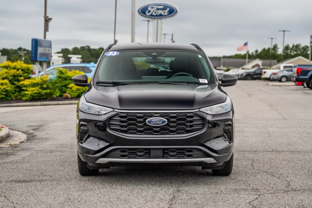 2023 Ford Escape ST-Line photo 1