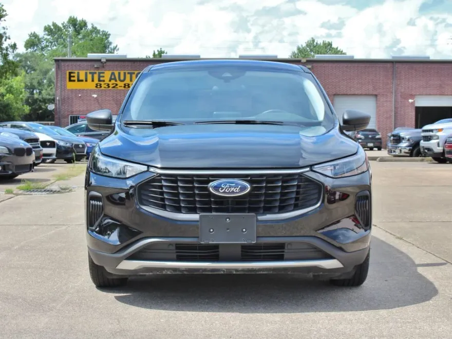2023 Ford Escape Active Sport photo 1