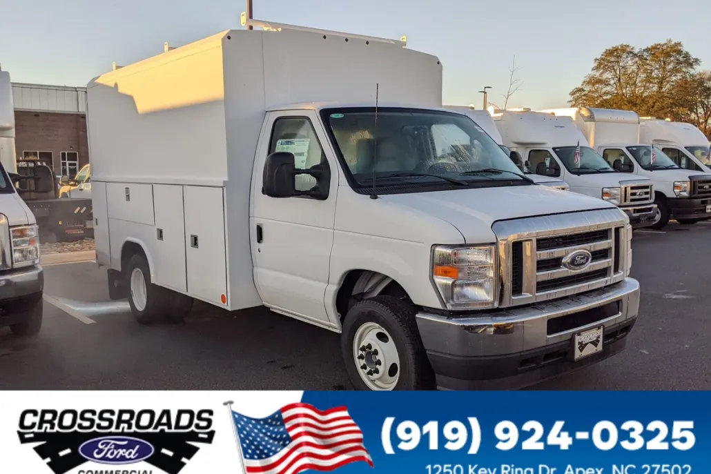 2025 Ford E-350 Base photo 1