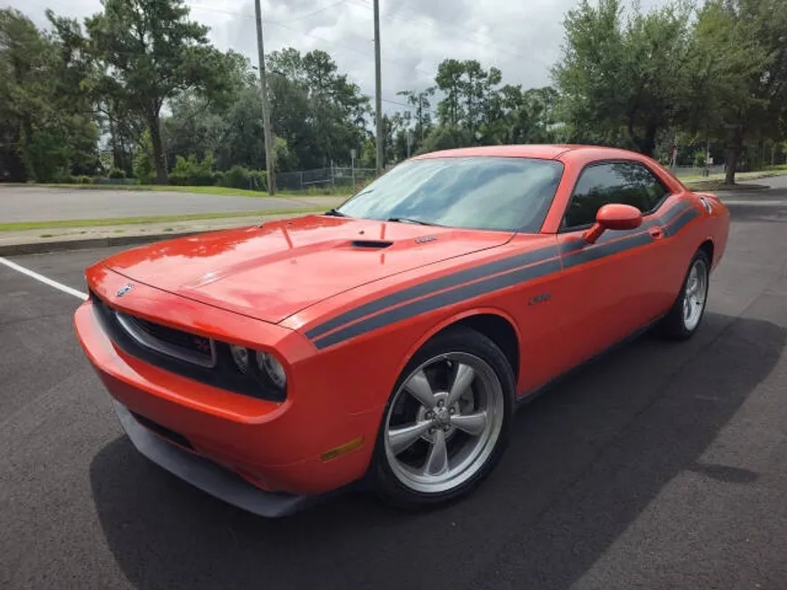 2010 Dodge Challenger R/T photo 1