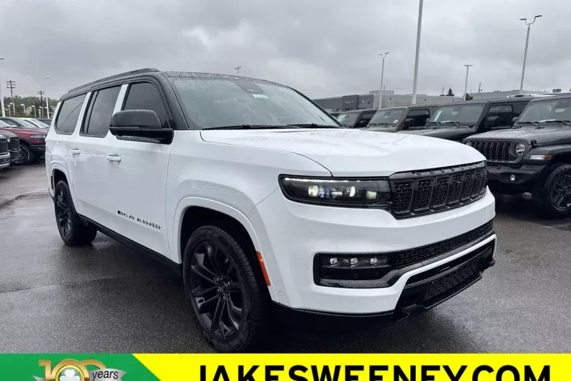 2024 Jeep Grand Wagoneer L II photo 1