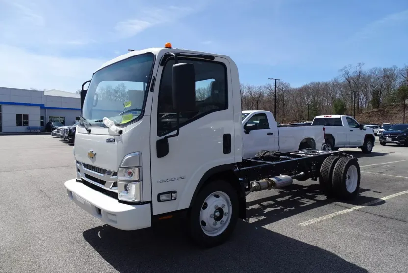 2024 Chevrolet Silverado 4500HD Base photo 1