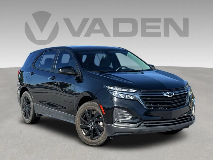 2023 Chevrolet Equinox LS photo 1