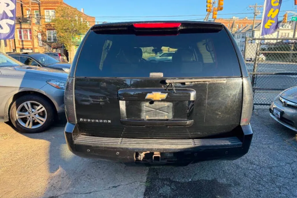2007 Chevrolet Suburban LTZ photo 1