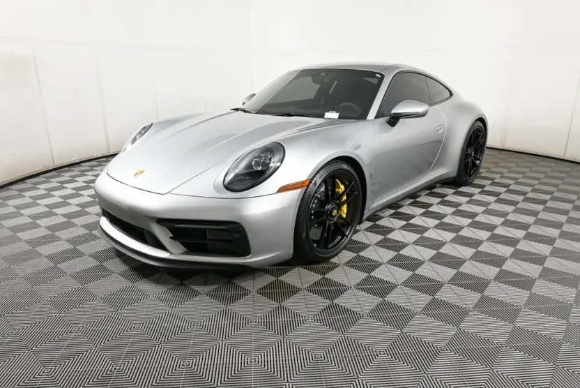 2024 Porsche 911 GTS photo 1