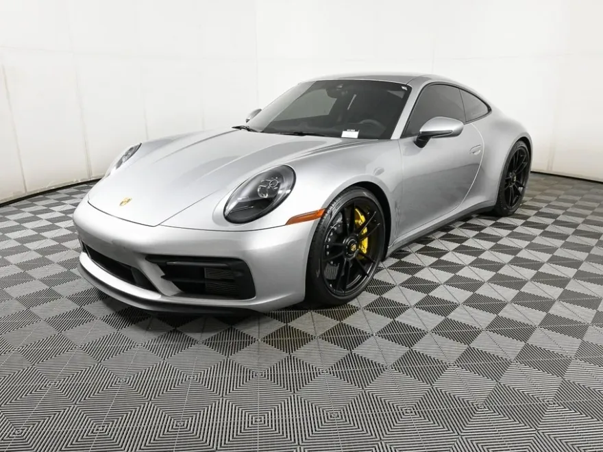 2024 Porsche 911 GTS photo 1