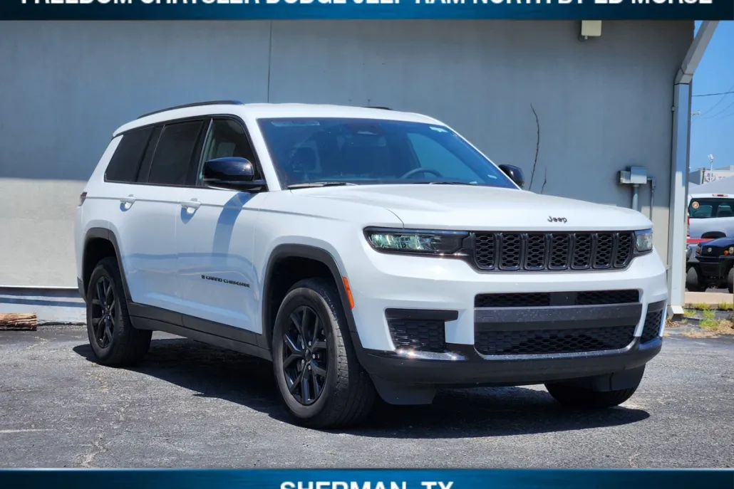2024 Jeep Grand Cherokee Altitude photo 1