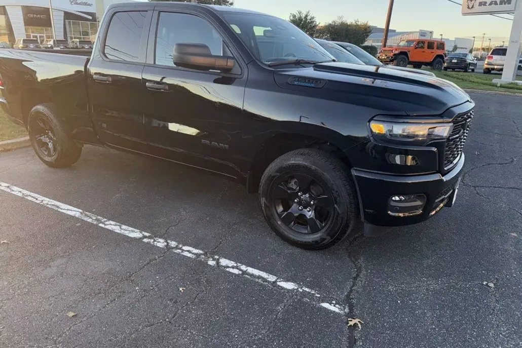 2025 Ram 1500 Tradesman photo 1