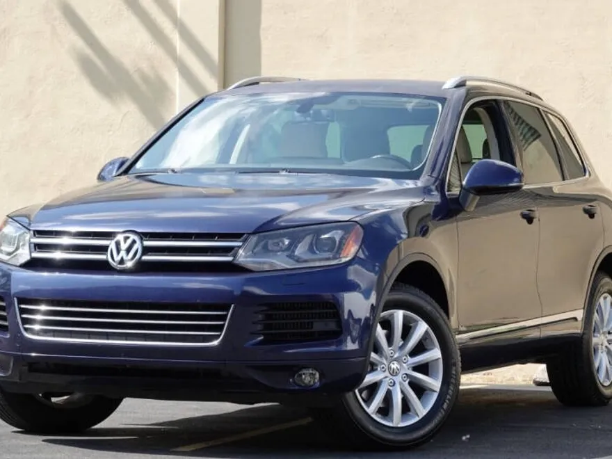 2012 Volkswagen Touareg TDI Sport photo 1