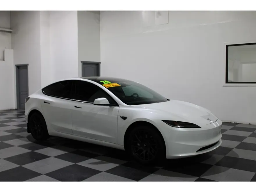 2024 Tesla Model 3 Long Range photo 1